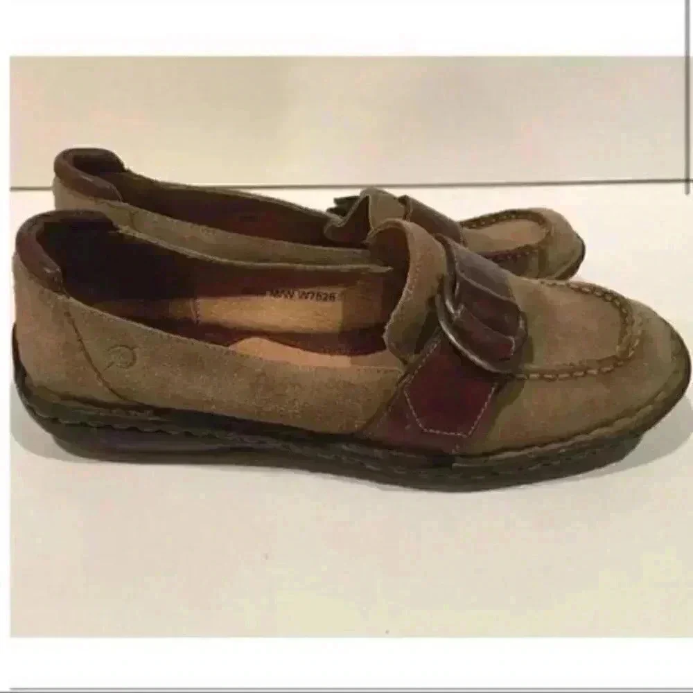 Born flats size 8 brown suede buckle loafers 90s vintage